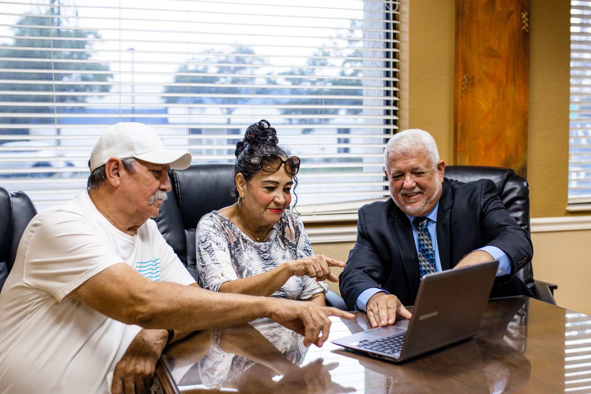 David Papa explains a personal injury case directly to client.